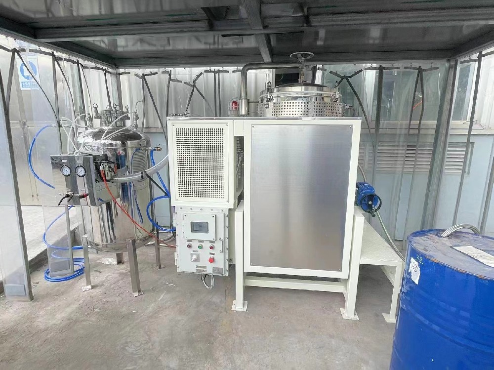 蘇州某涂料公司購買甲苯回收機一臺